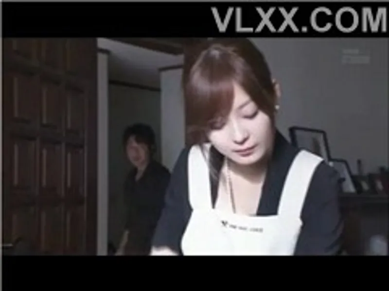 Người chồng đi làm ăn, vợ yêu ở nhà bị anh rể cưỡng hiếp